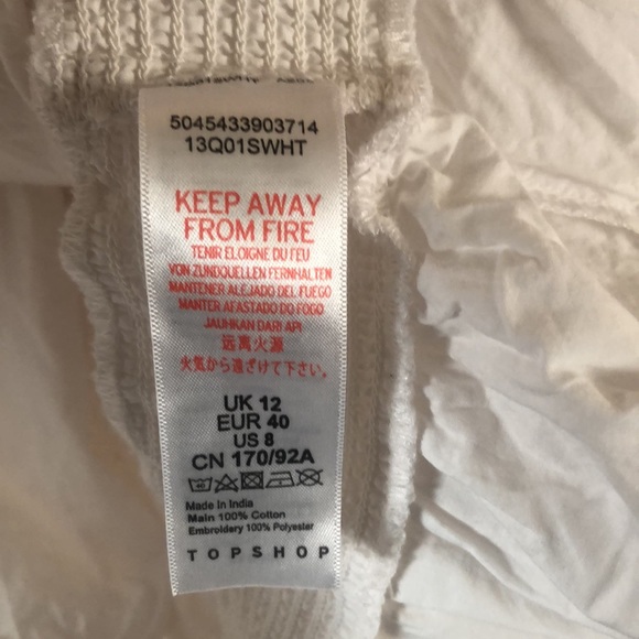 Topshop || NWOT || White Eyelet Ruffle Ling Sleeve Top - Picture 7 of 8